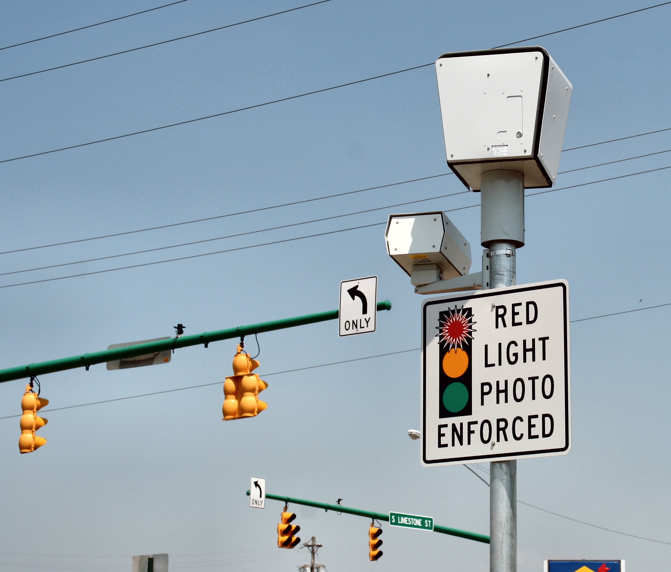 Texas Report: Red Light Cameras Are Reducing Traffic Accidents