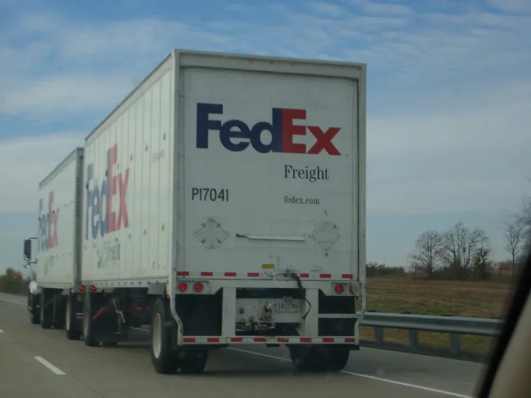 Dallas FedEx Truck Accident Attorney