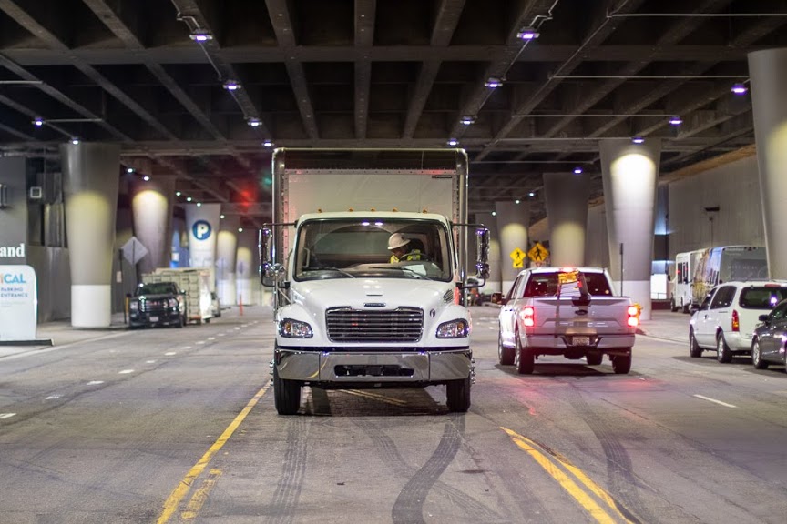 San Antonio, TX – Truck Accident on I-37 Leaves One Injured