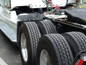 18-Wheeler Truck Tire Failure