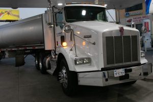 Viscount, TX - 18-Wheeler Injury Crash Closes Lanes on I-10