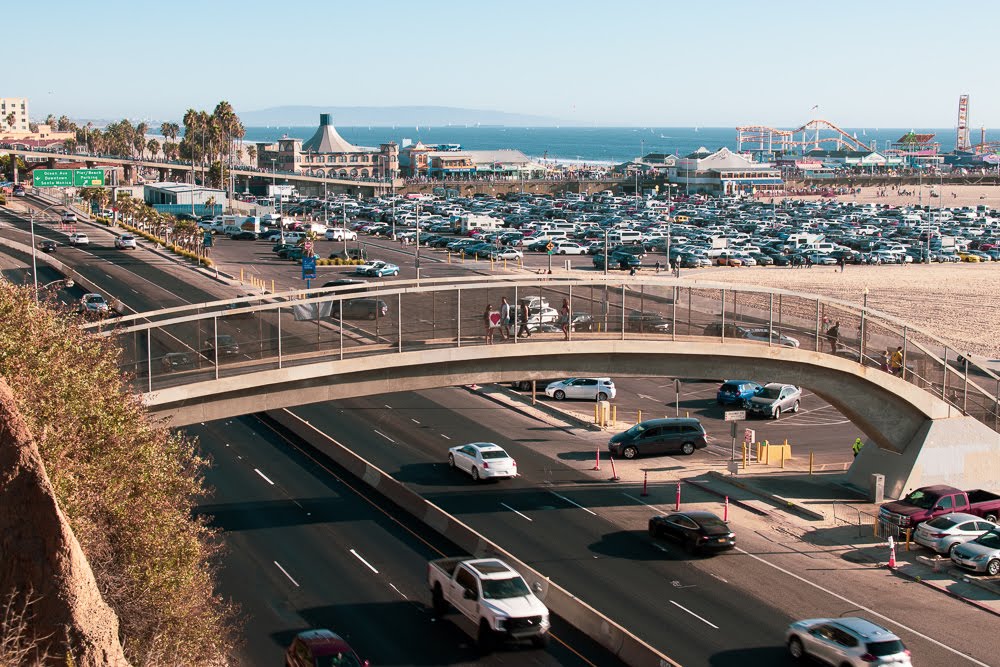 Laredo, TX - One Hospitalized in 18-Wheeler Crash on I-35